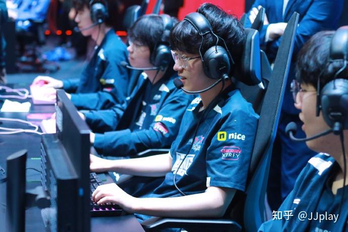 LGD险胜PSG，Scout团战一打五半决赛3:1（成都）