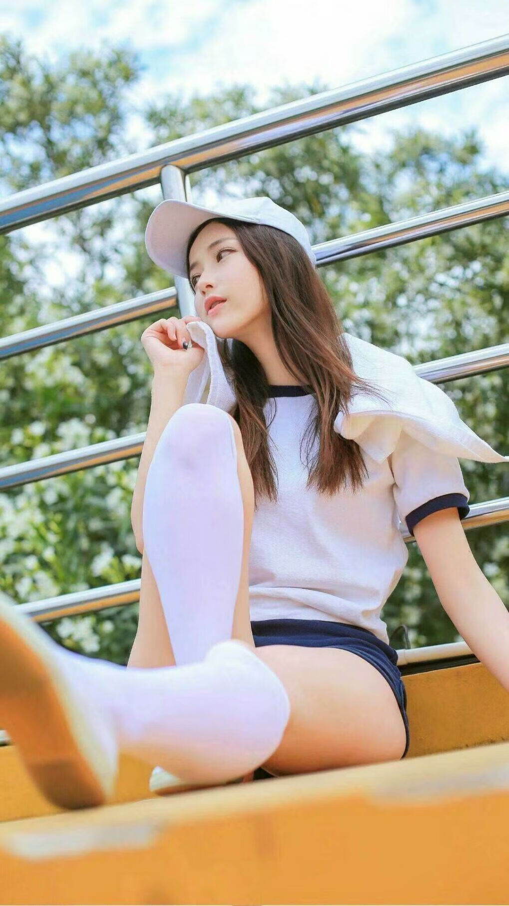 老鹰利爪撕裂申城，浓眉一柱擎天定乾坤