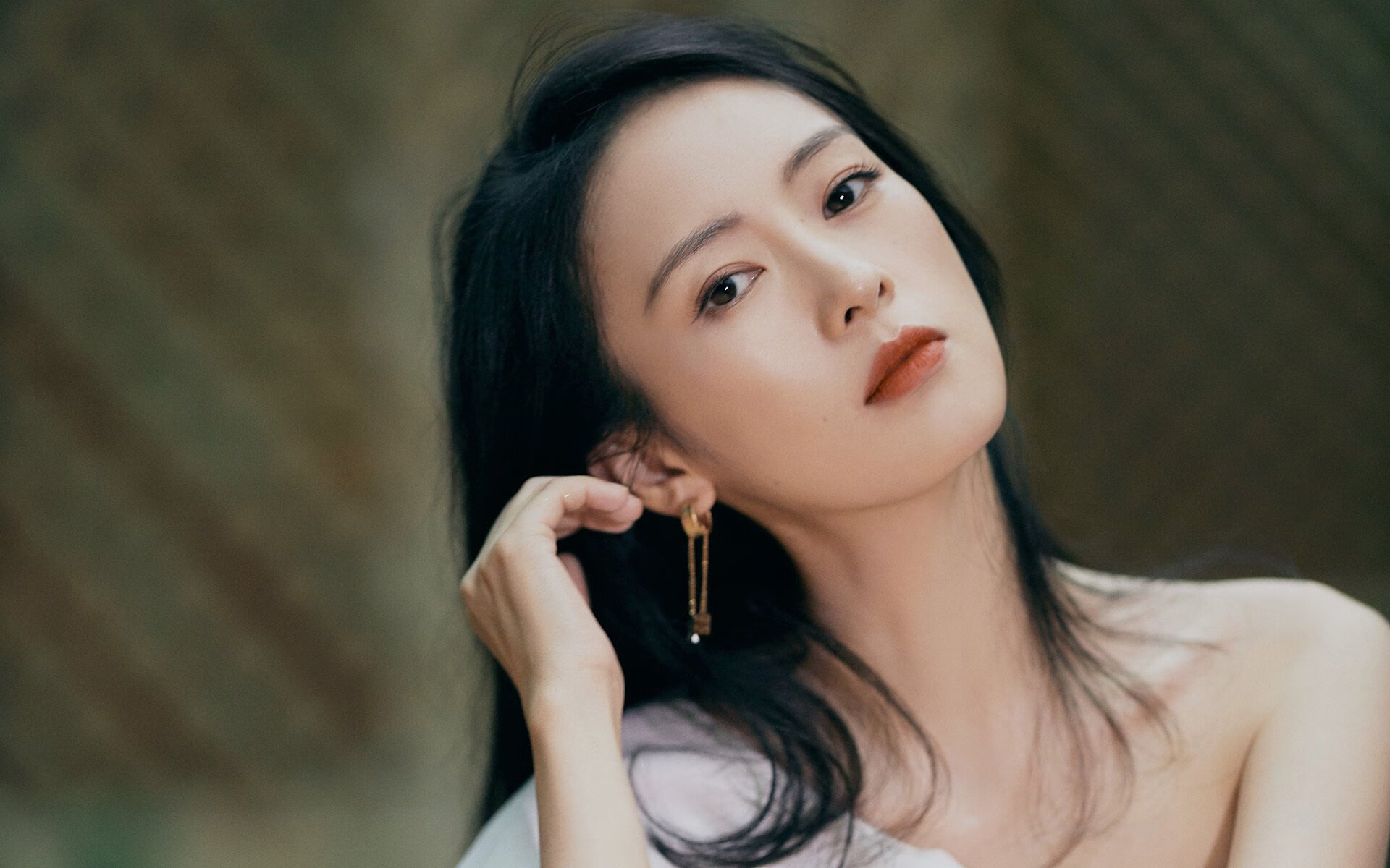 白色闪电与蓝色洪流,当个人英雄主义遭遇体系碾压的终极博弈