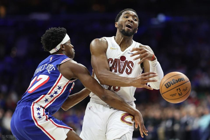 骑士掀翻76人，小贾伦成为关键先生